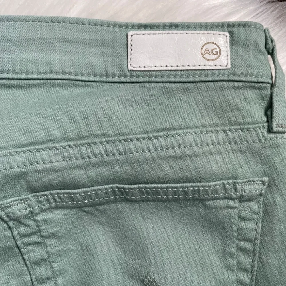 AG Adriano Goldschmied The Stevie Ankle Zip Slim Straight Leg Size 26R - Picture 9 of 13